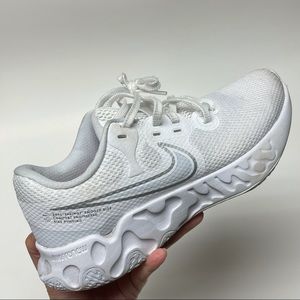 Nike renew run white on white women’s 8